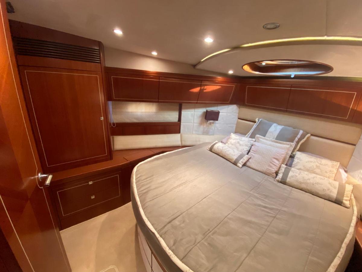 Yacht In Barcelona Hotel Sant Adria de Besos Ngoại thất bức ảnh